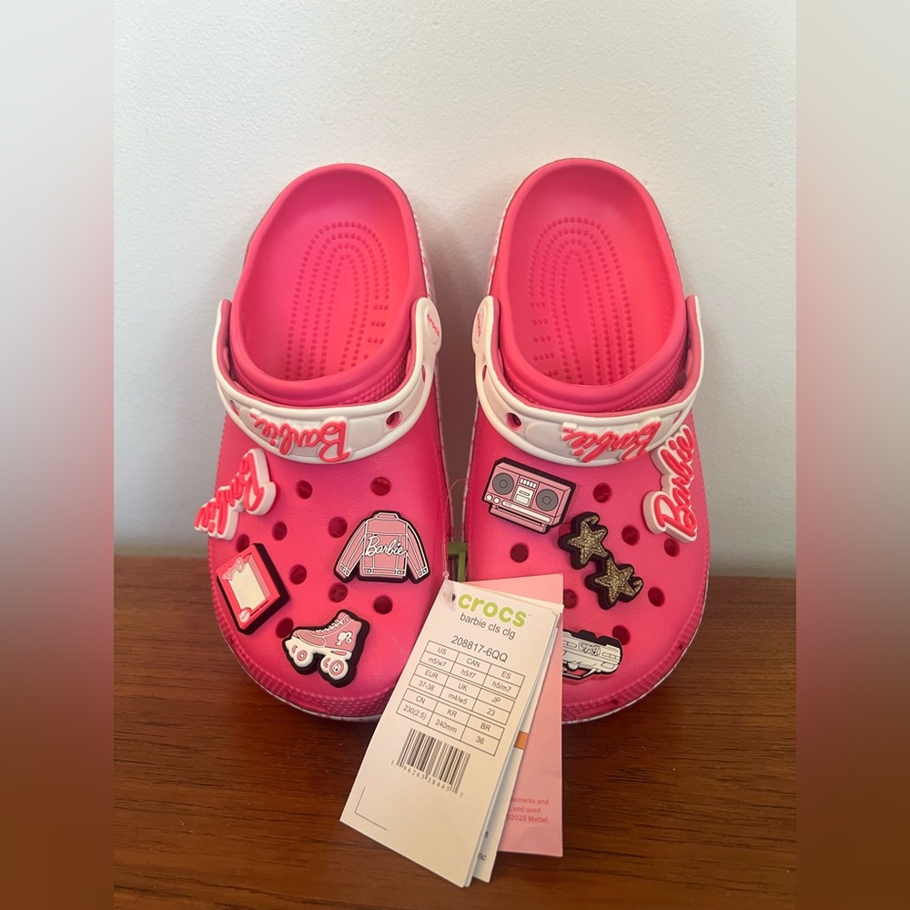 New Crocs X Barbie Classic Clogs Electric Pink 208817-6QQ M5/W7 NEW - Picture 5 of 5